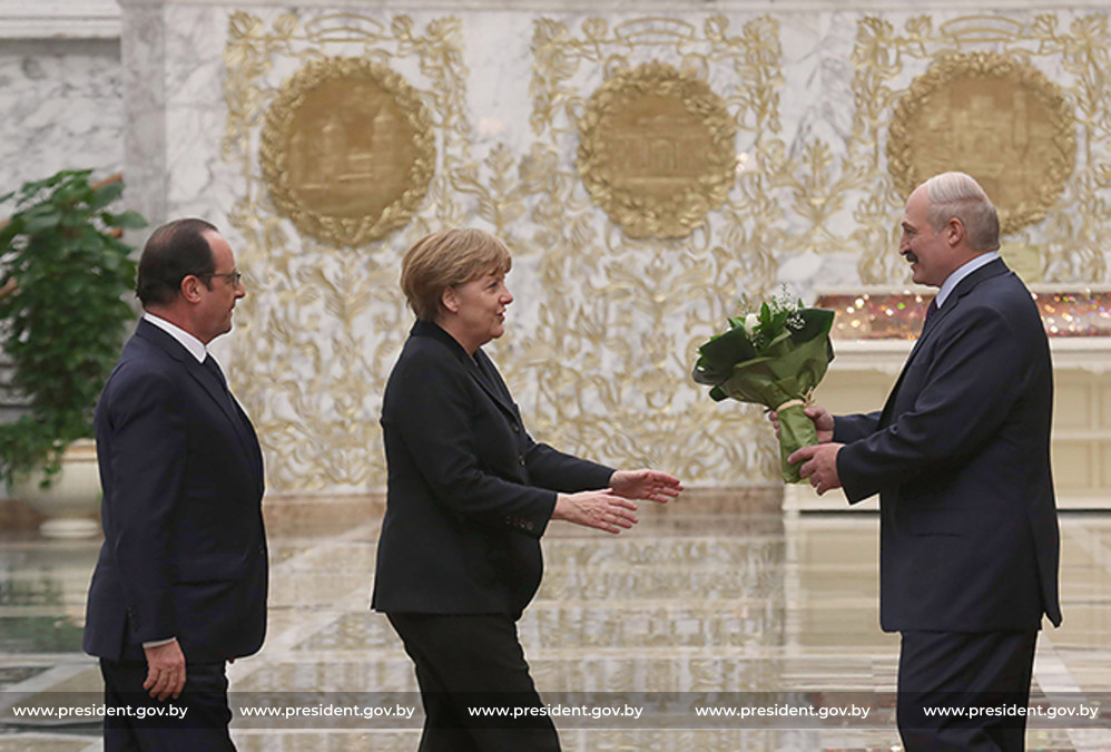 Angela Merkel zadzwoniła do Alaksandra Łukaszenki szukając rozwiązania dla kryzysu na granicy polsko-białoruskiej